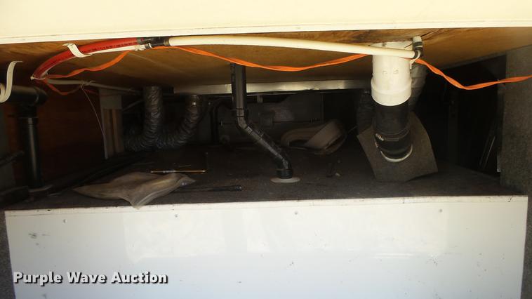 image for item DC3051 2000 Royalite R34BW camper