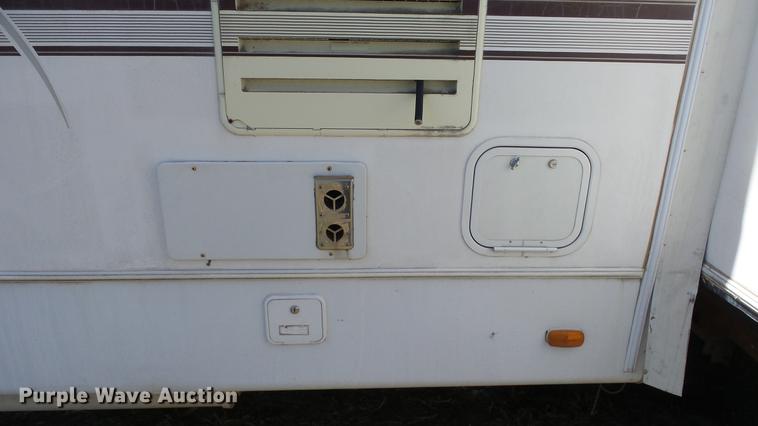 image for item DC3051 2000 Royalite R34BW camper
