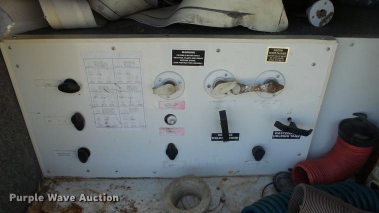 image for item DC3051 2000 Royalite R34BW camper