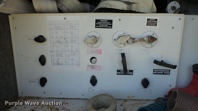 image for item DC3051 2000 Royalite R34BW camper