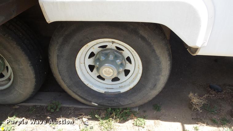 image for item DC3051 2000 Royalite R34BW camper