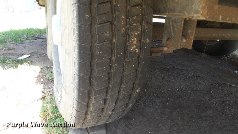 image for item DC3051 2000 Royalite R34BW camper