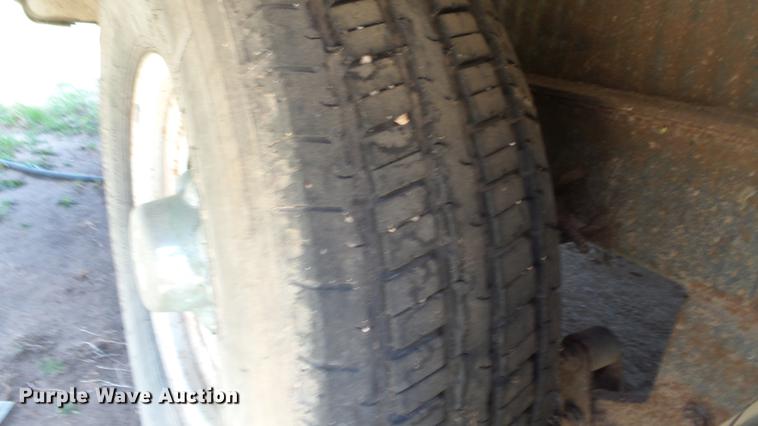 image for item DC3051 2000 Royalite R34BW camper