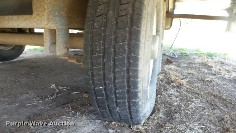 image for item DC3051 2000 Royalite R34BW camper