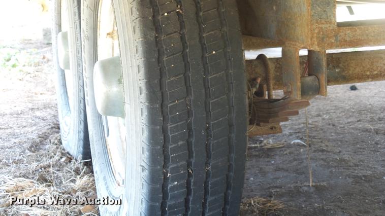 image for item DC3051 2000 Royalite R34BW camper