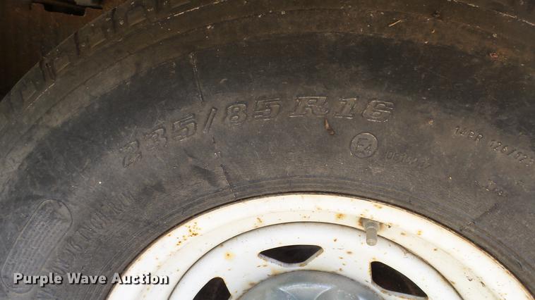 image for item DC3051 2000 Royalite R34BW camper