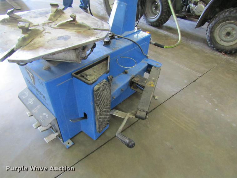 image for item DC4282 Triumph NTC-910 tire machine