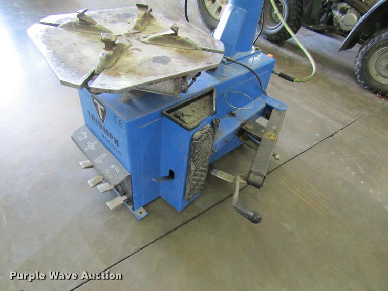 image for item DC4282 Triumph NTC-910 tire machine