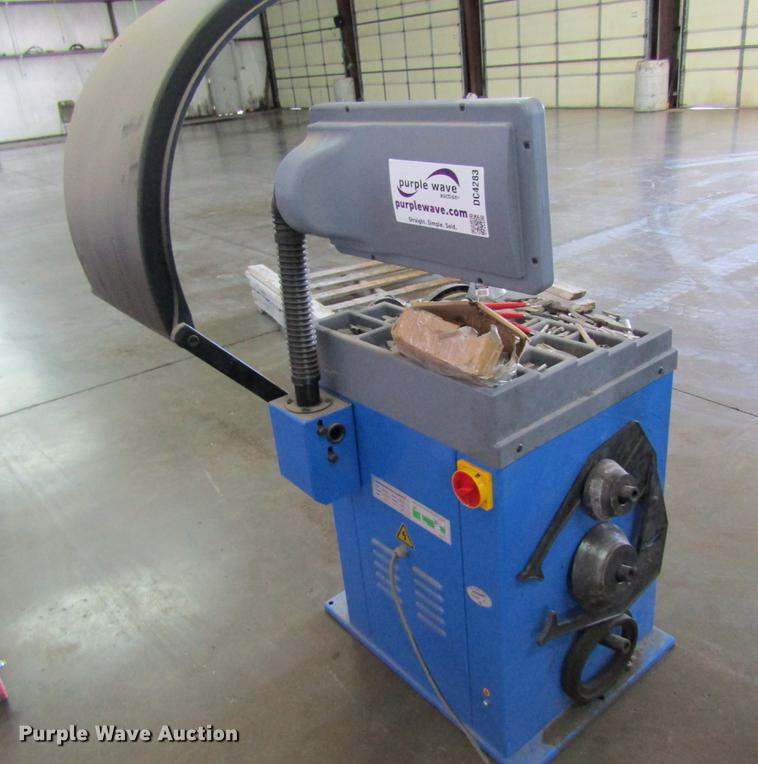 image for item DC4283 Triumph NTB-550 tire balancer