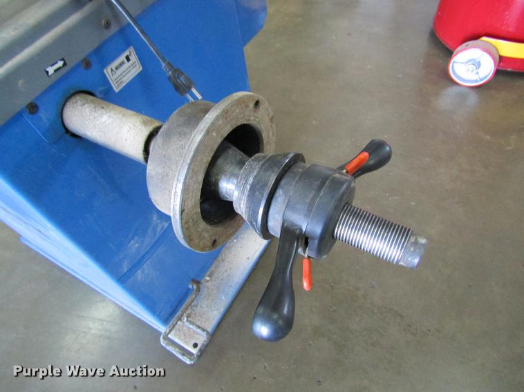 image for item DC4283 Triumph NTB-550 tire balancer