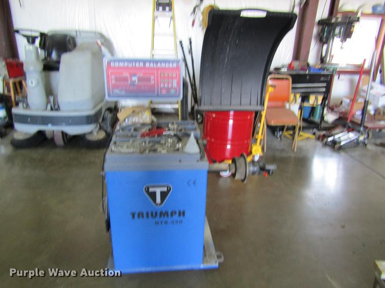 image for item DC4283 Triumph NTB-550 tire balancer
