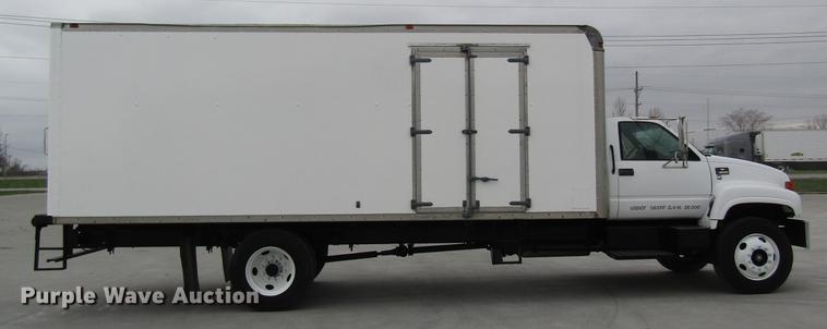 image for item DC4289 1998 Chevrolet C7500 box truck