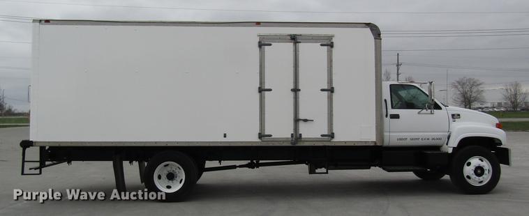 image for item DC4289 1998 Chevrolet C7500 box truck