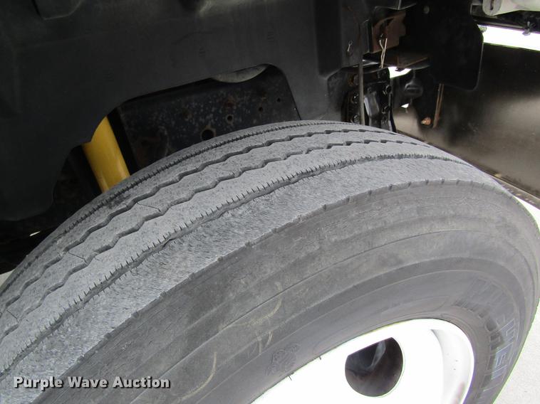 image for item DC4289 1998 Chevrolet C7500 box truck