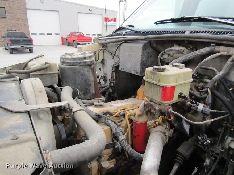 image for item DC4289 1998 Chevrolet C7500 box truck