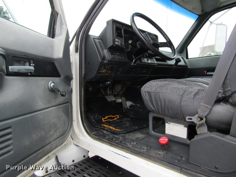 image for item DC4289 1998 Chevrolet C7500 box truck