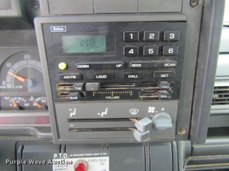 image for item DC4289 1998 Chevrolet C7500 box truck