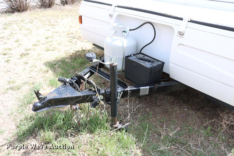 image for item DC7600 2002 Coleman Fairlake camper