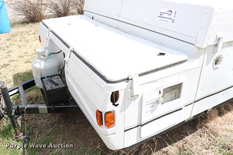 image for item DC7600 2002 Coleman Fairlake camper