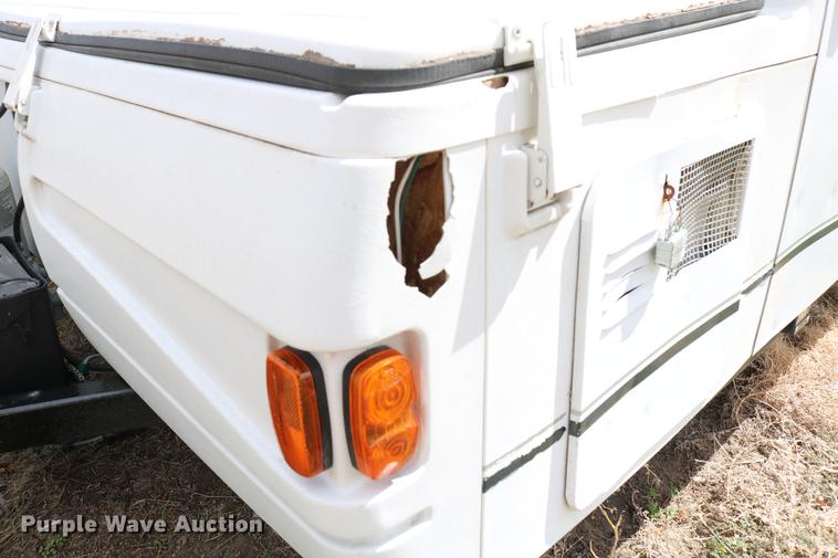 image for item DC7600 2002 Coleman Fairlake camper