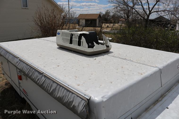 image for item DC7600 2002 Coleman Fairlake camper