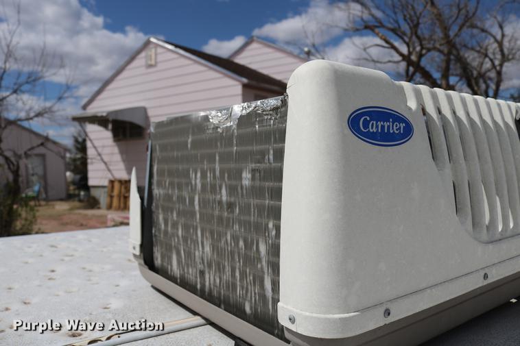 image for item DC7600 2002 Coleman Fairlake camper