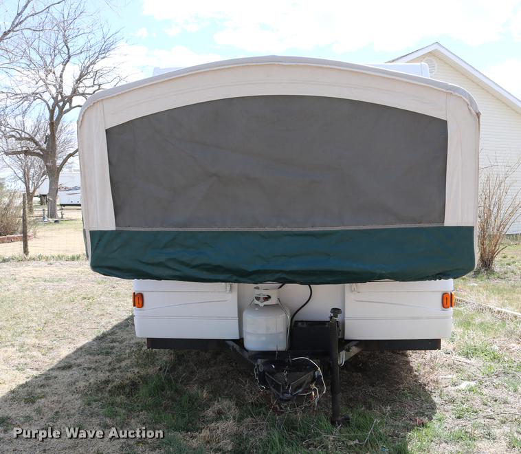 image for item DC7600 2002 Coleman Fairlake camper