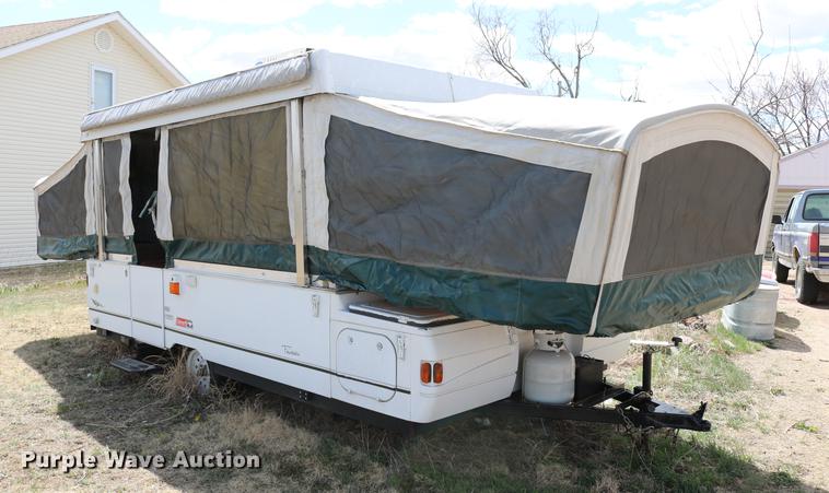 image for item DC7600 2002 Coleman Fairlake camper
