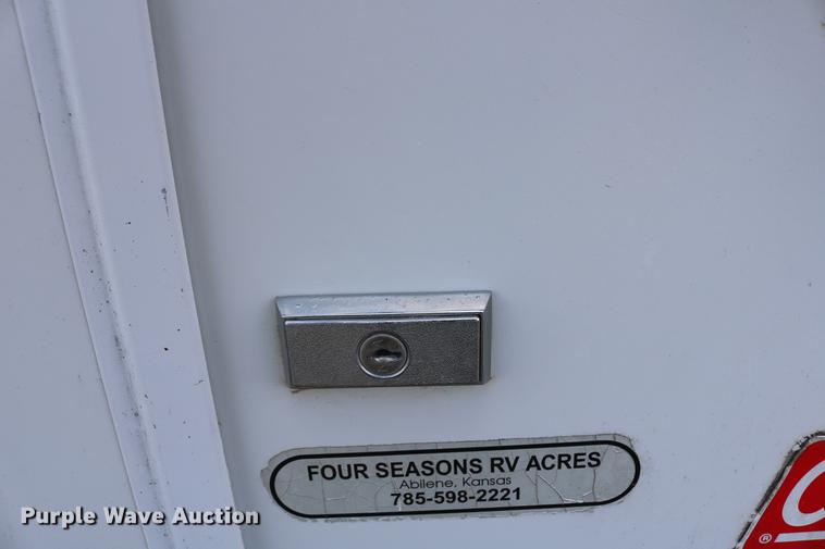 image for item DC7600 2002 Coleman Fairlake camper