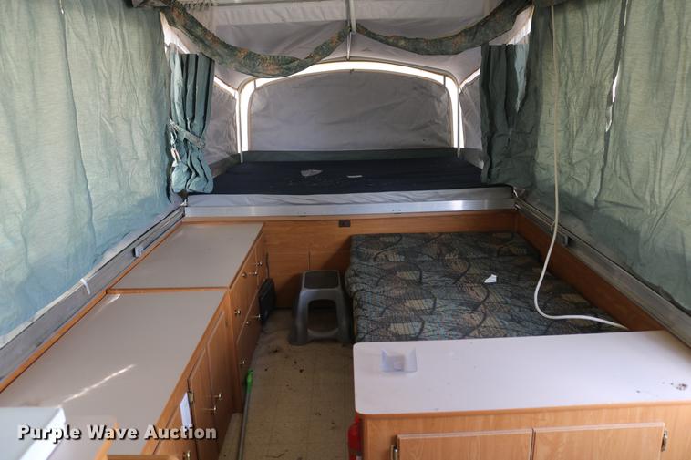 image for item DC7600 2002 Coleman Fairlake camper