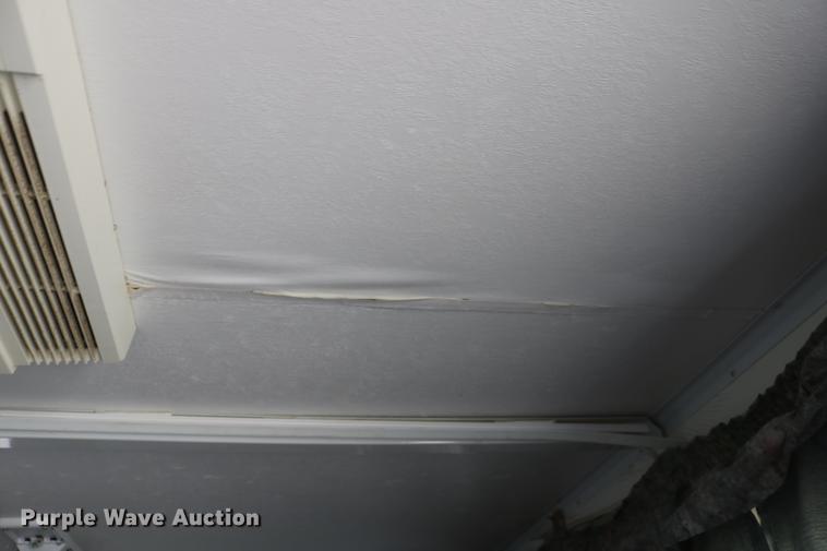 image for item DC7600 2002 Coleman Fairlake camper