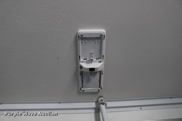 image for item DC7600 2002 Coleman Fairlake camper