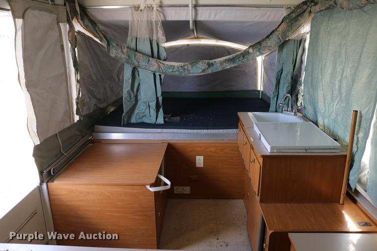 image for item DC7600 2002 Coleman Fairlake camper