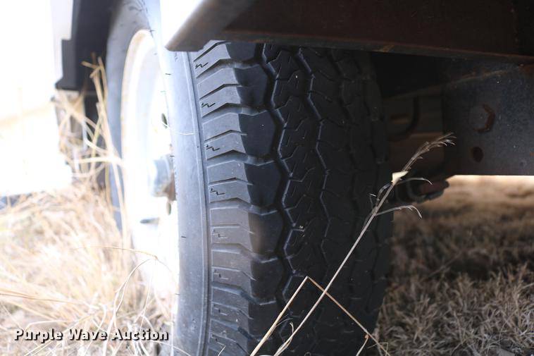 image for item DC7600 2002 Coleman Fairlake camper