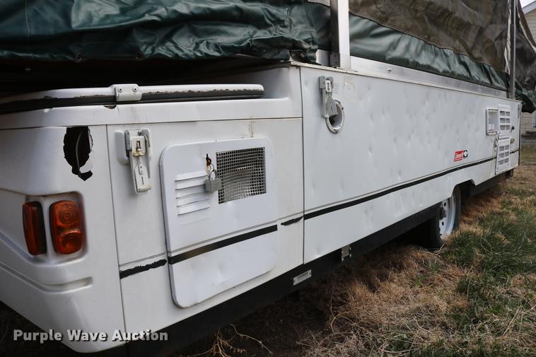 image for item DC7600 2002 Coleman Fairlake camper