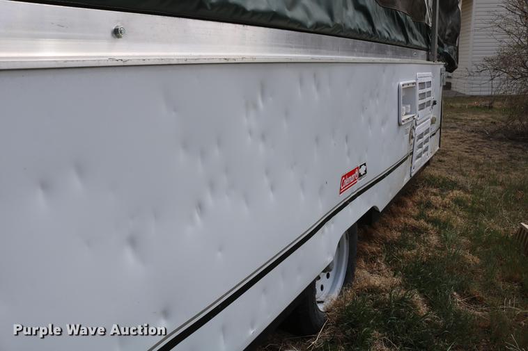 image for item DC7600 2002 Coleman Fairlake camper