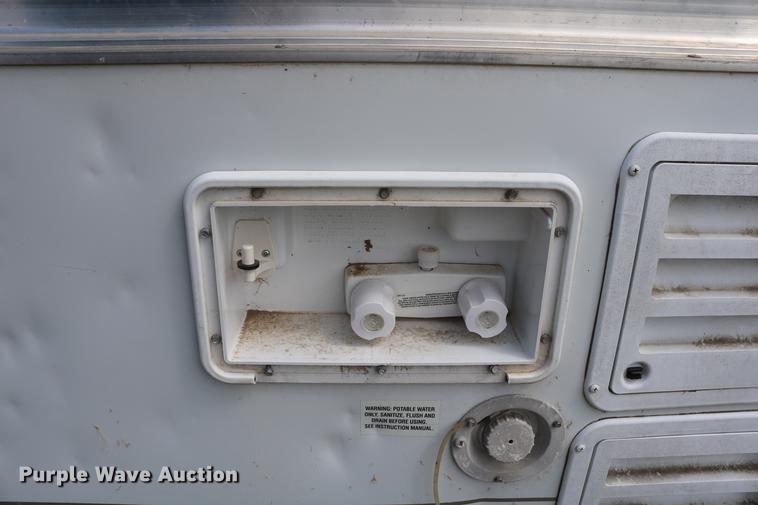 image for item DC7600 2002 Coleman Fairlake camper