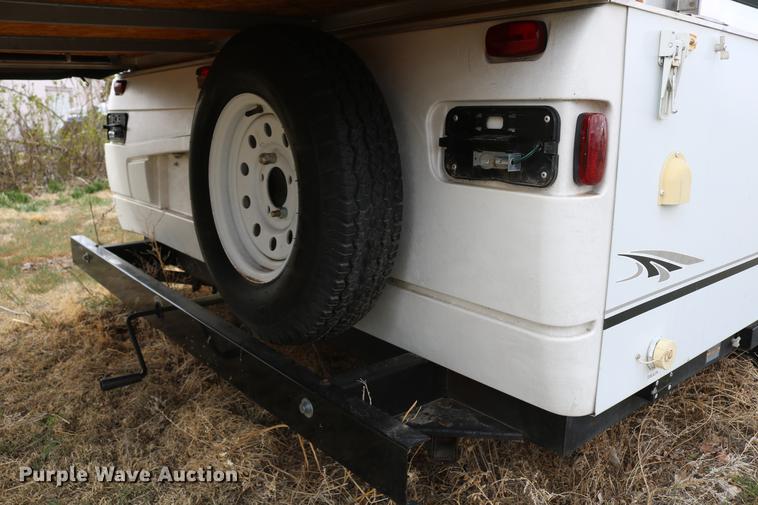 image for item DC7600 2002 Coleman Fairlake camper