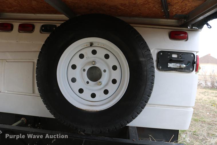 image for item DC7600 2002 Coleman Fairlake camper