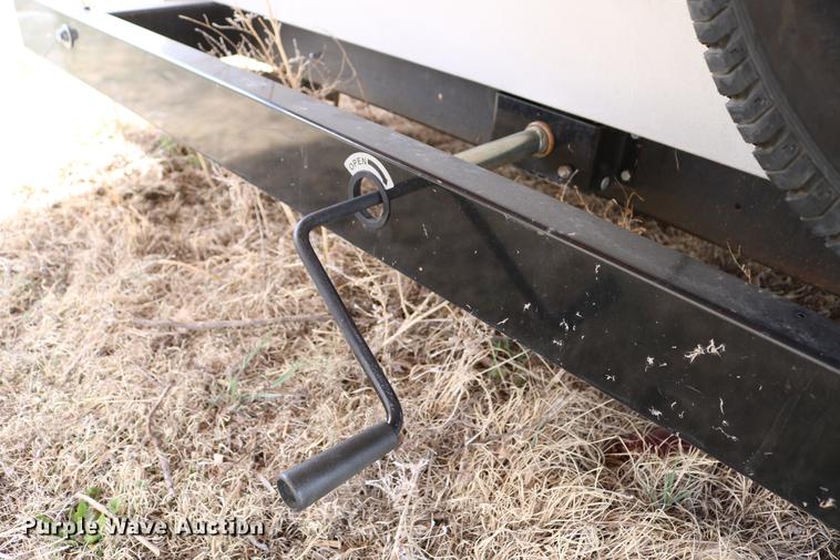 image for item DC7600 2002 Coleman Fairlake camper