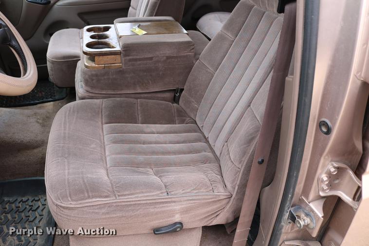 image for item DC7621 1997 Ford F350 Crew Cab flatbed pickup truck