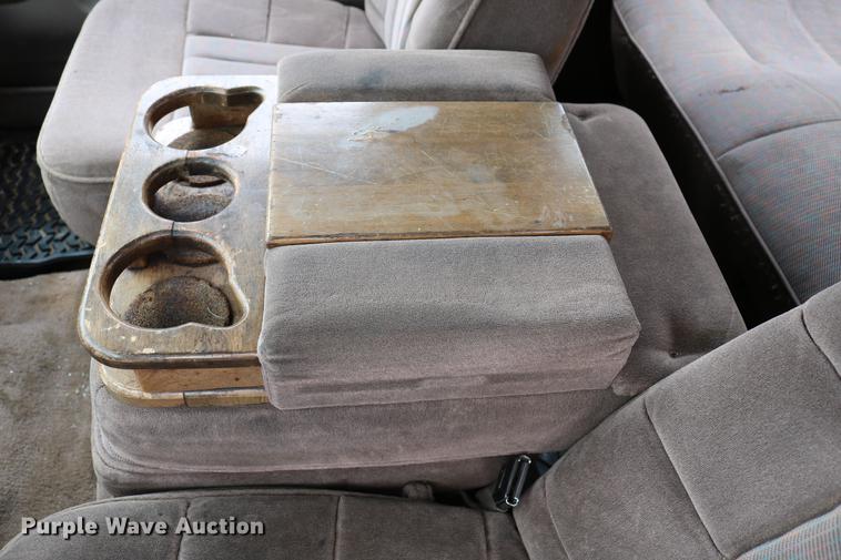 image for item DC7621 1997 Ford F350 Crew Cab flatbed pickup truck