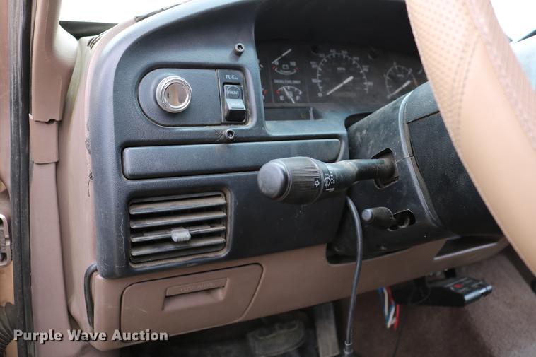 image for item DC7621 1997 Ford F350 Crew Cab flatbed pickup truck