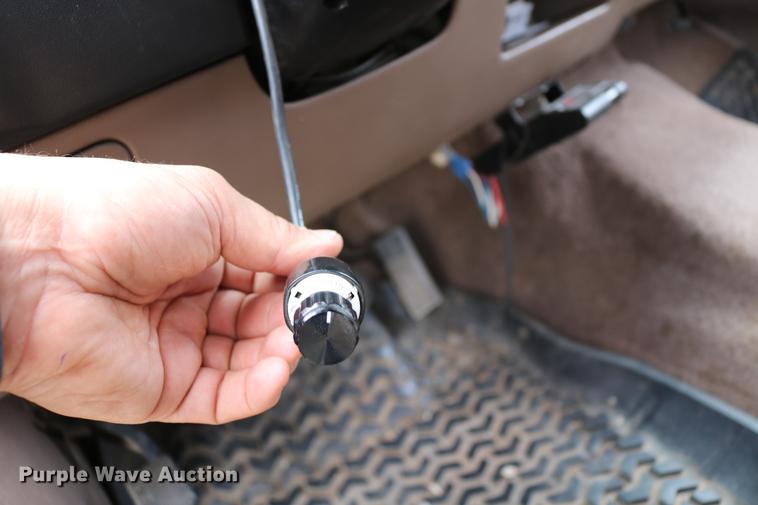 image for item DC7621 1997 Ford F350 Crew Cab flatbed pickup truck