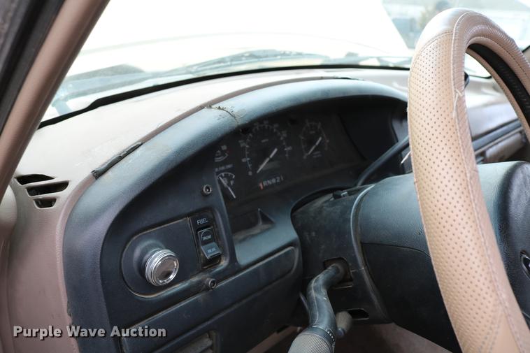 image for item DC7621 1997 Ford F350 Crew Cab flatbed pickup truck