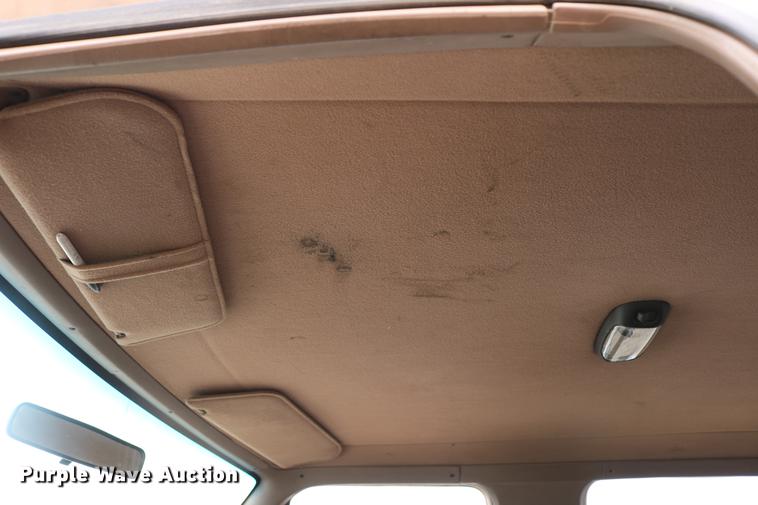 image for item DC7621 1997 Ford F350 Crew Cab flatbed pickup truck