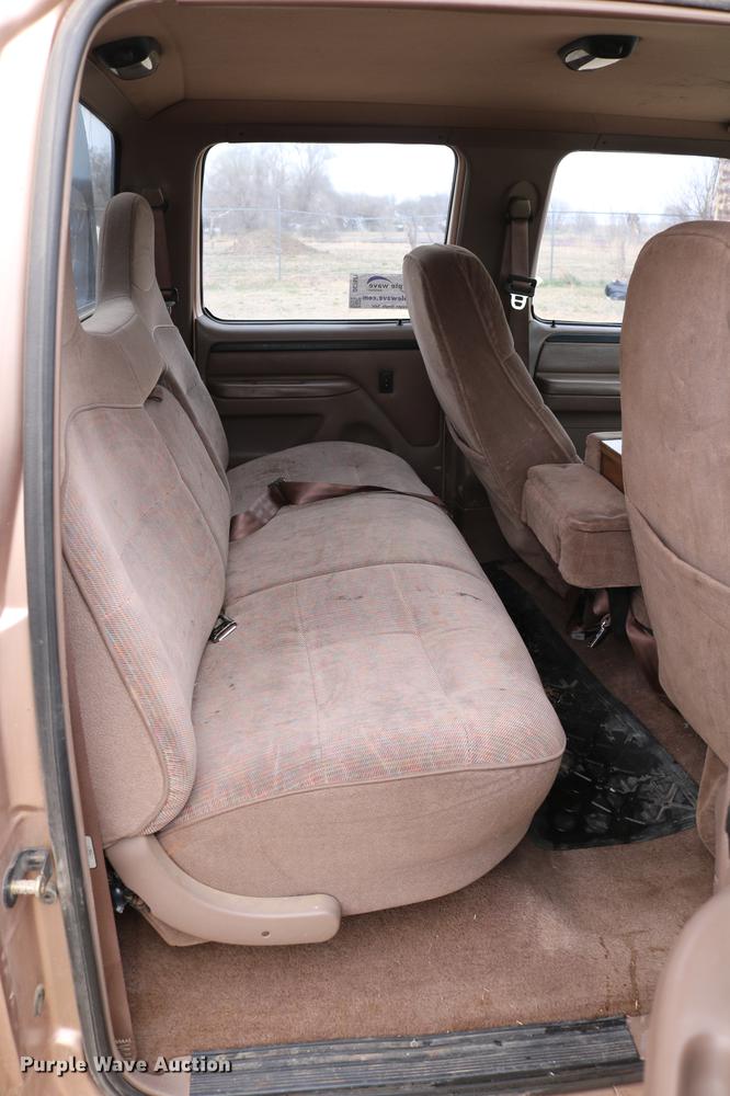 image for item DC7621 1997 Ford F350 Crew Cab flatbed pickup truck