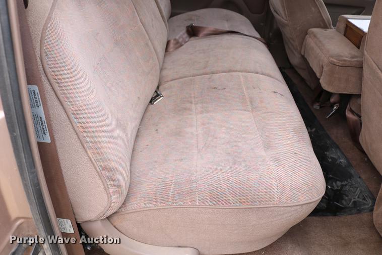 image for item DC7621 1997 Ford F350 Crew Cab flatbed pickup truck