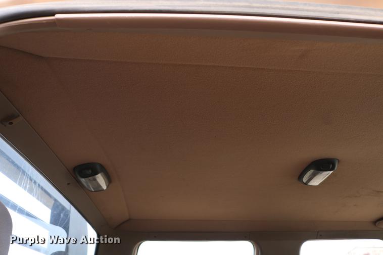 image for item DC7621 1997 Ford F350 Crew Cab flatbed pickup truck