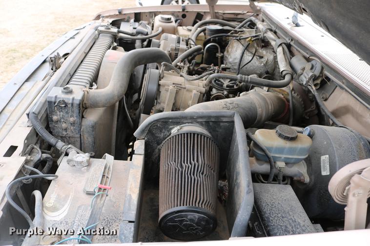 image for item DC7621 1997 Ford F350 Crew Cab flatbed pickup truck